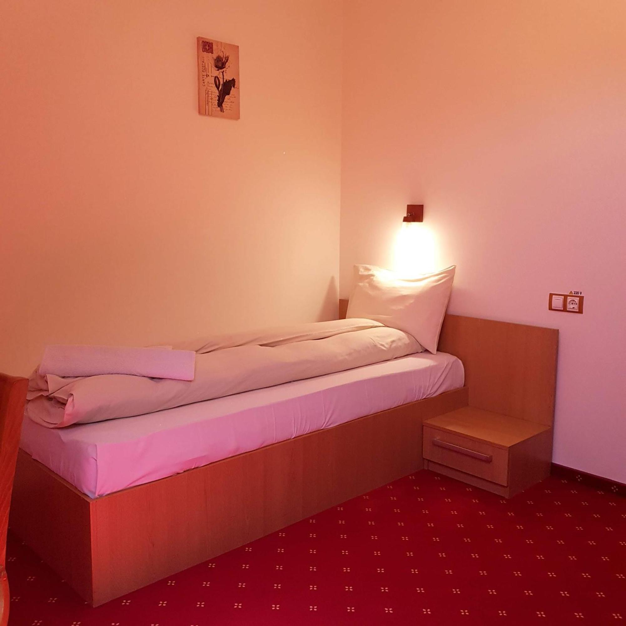 Motel Vector Gaesti Exterior photo