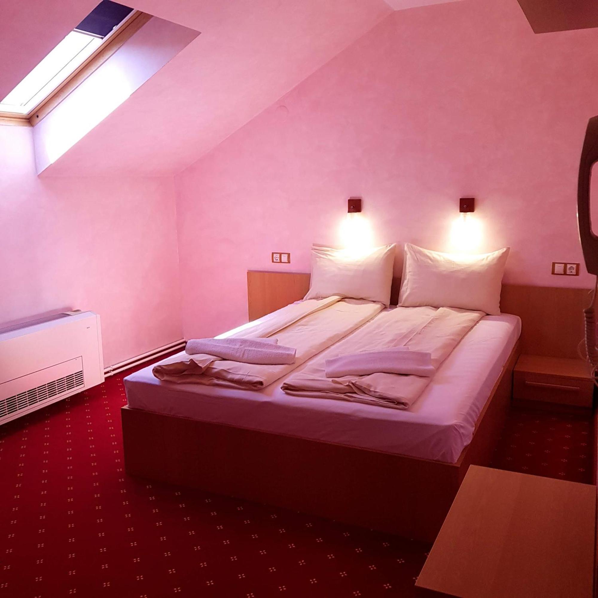 Motel Vector Gaesti Exterior photo